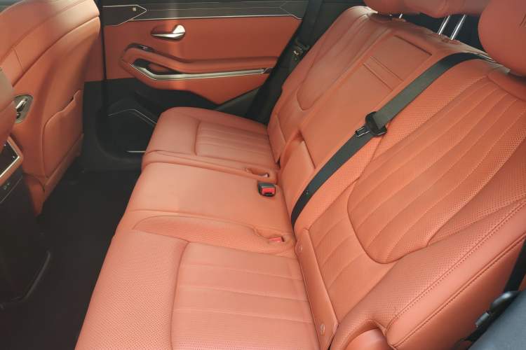 Used BYD Tang L 2025 DM 175KM Drone Player Edition Left Rear Seat