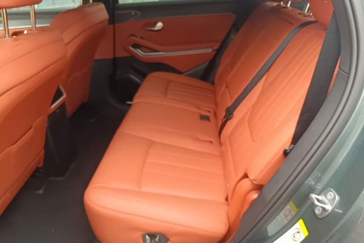 Used BYD Tang L 2025 DM 175KM Drone Player Edition Left Rear Seat