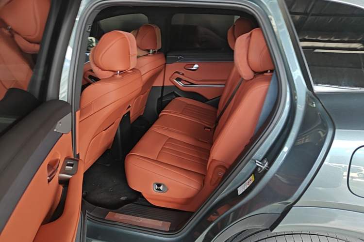 Used BYD Tang L 2025 DM 175KM Drone Player Edition Left Rear Seat