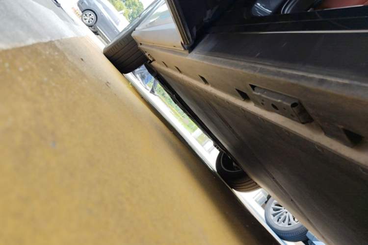 Used BYD Tang L 2025 EV 600KM All-Wheel-Drive LiDAR Flagship Model Left Side Sill