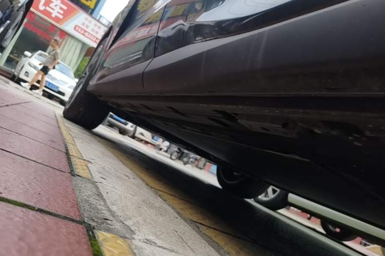 Used BYD Tang L 2025 DM 175KM Drone Player Edition Left Side Sill