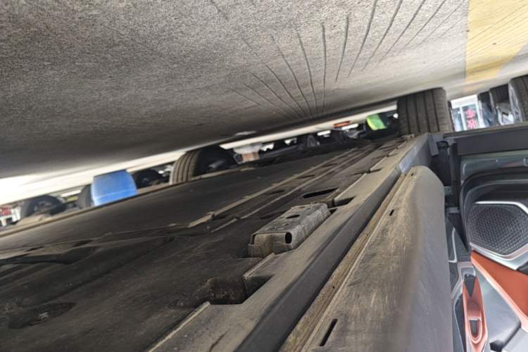 Used BYD Tang L 2025 DM 175KM Drone Player Edition Left Side Sill