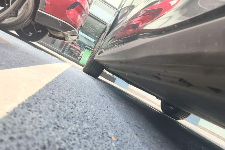 Used BYD Tang L 2025 EV 600KM All-Wheel-Drive LiDAR Flagship Model Left Side Sill