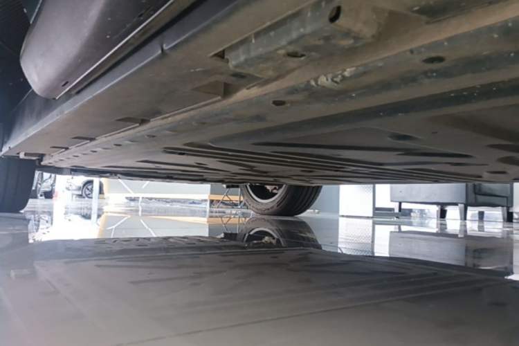 Used BYD Tang L 2025 EV with 670 km Range LiDAR and Premium Features Left Side Sill