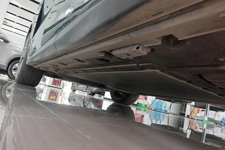 Used BYD Tang L 2025 DM 175KM Drone Player Edition Left Side Sill