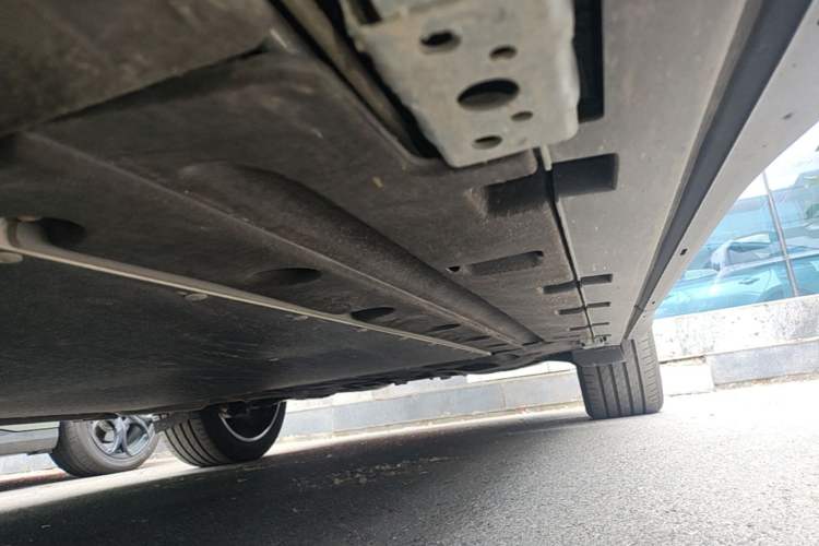 Used BYD Tang L 2025 DM 175KM Drone Player Edition Left Side Sill