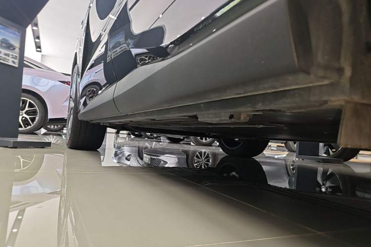 Used BYD Tang L 2025 DM 175KM Drone Player Edition Left Side Sill