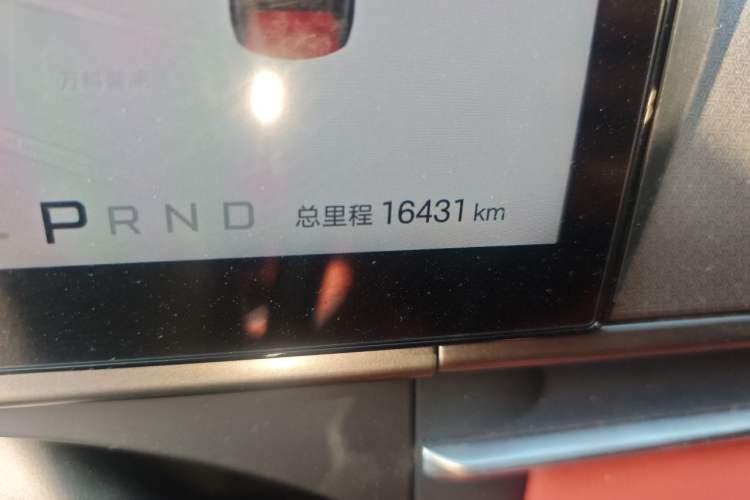 Used BYD Tang L 2025 DM 200KM Four-Wheel Drive LiDAR Flagship Model Odometer Close Up