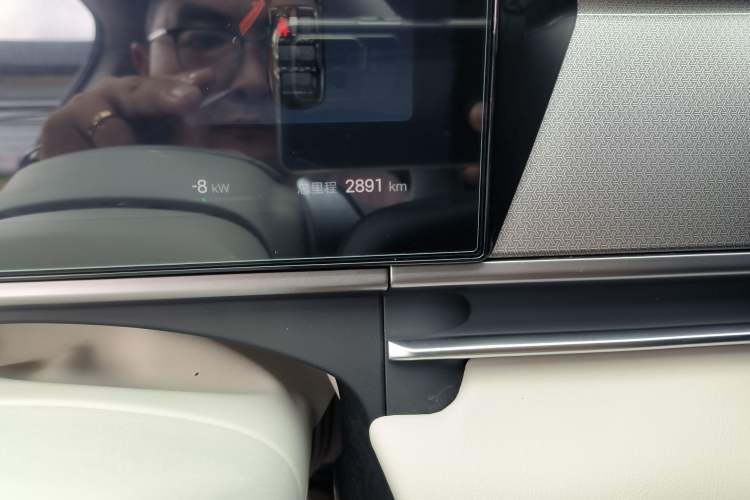 Used BYD Tang L 2025 DM 215KM LiDAR Flagship Model Odometer Close Up