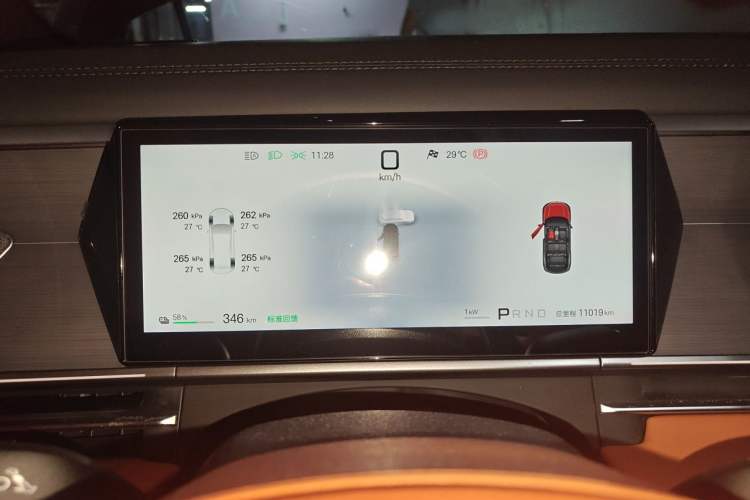Used BYD Tang L 2025 EV 600KM All-Wheel-Drive LiDAR Flagship Model Odometer Close Up