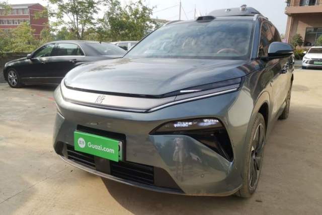 Ojetý BYD Tang L 2025 DM 175KM Drone Player Edition