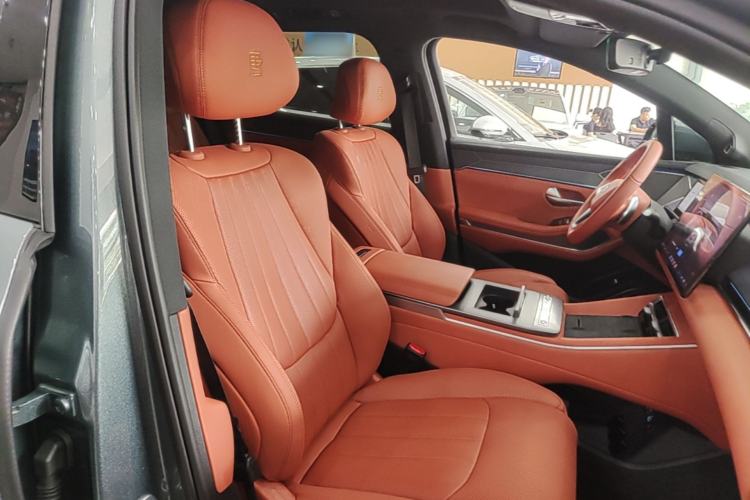 Used BYD Tang L 2025 DM 175KM Drone Player Edition Right Front Seat