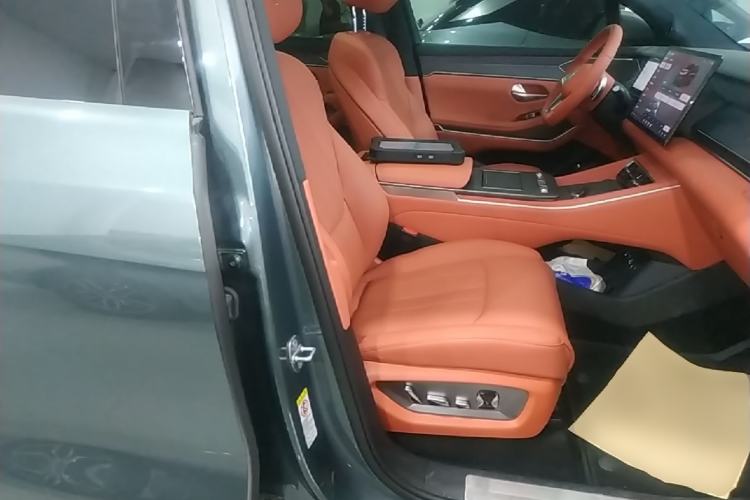 Used BYD Tang L 2025 EV 600KM All-Wheel-Drive LiDAR Flagship Model Right Front Seat