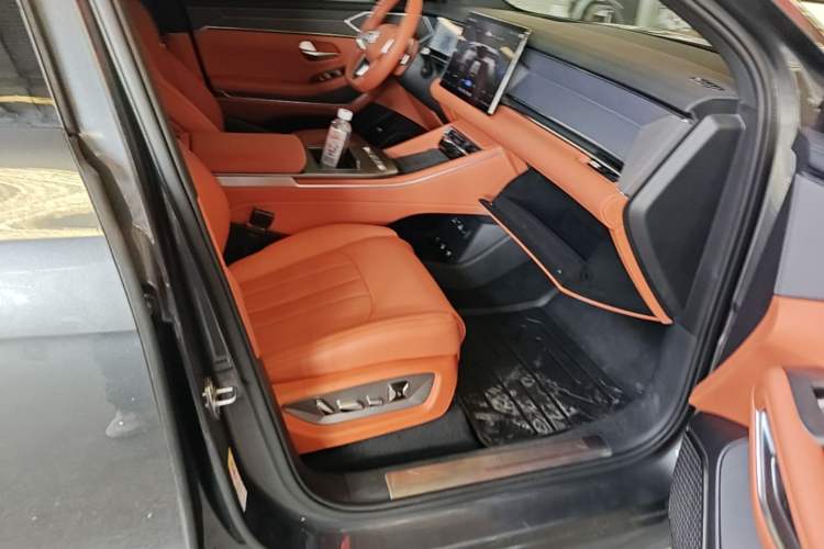 Used BYD Tang L 2025 EV 600KM All-Wheel-Drive LiDAR Flagship Model Right Front Seat