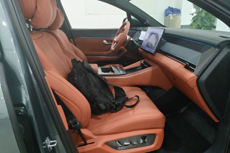 Used BYD Tang L 2025 DM 175KM Drone Player Edition Right Front Seat