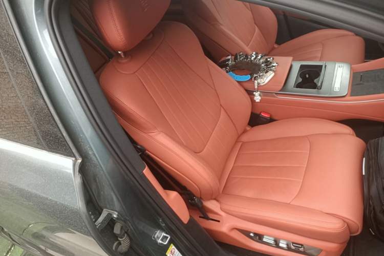 Used BYD Tang L 2025 DM 175KM Drone Player Edition Right Front Seat