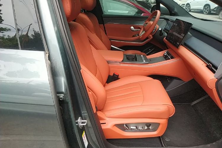 Used BYD Tang L 2025 DM 175KM Drone Player Edition Right Front Seat