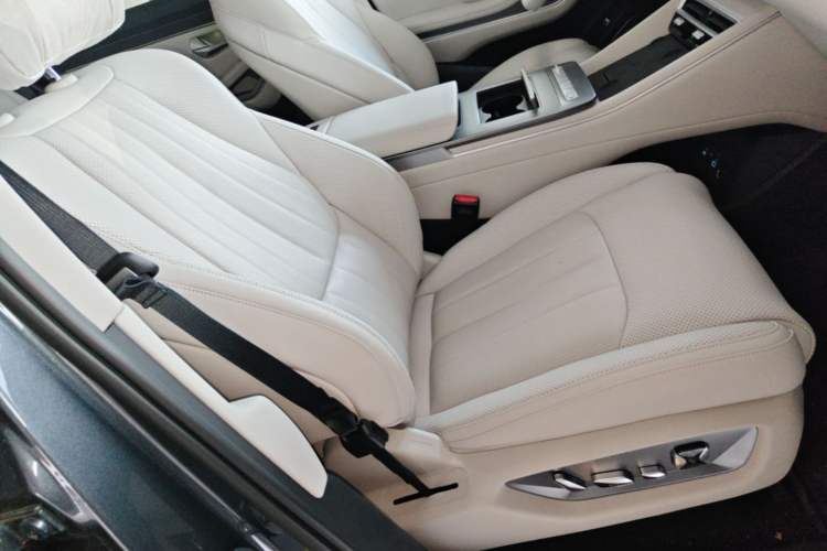 Used BYD Tang L 2025 EV 670KM LiDAR Flagship Version Right Front Seat
