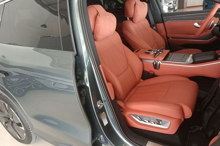 Used BYD Tang L 2025 DM 175KM Drone Player Edition Right Front Seat