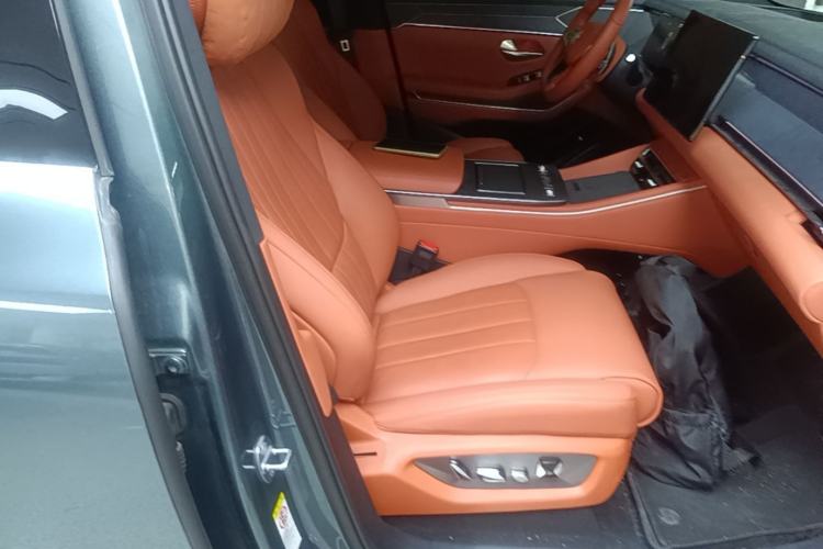 Used BYD Tang L 2025 DM 175KM Drone Player Edition Right Front Seat