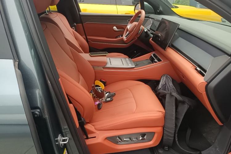 Used BYD Tang L 2025 DM 175KM Drone Player Edition Right Front Seat