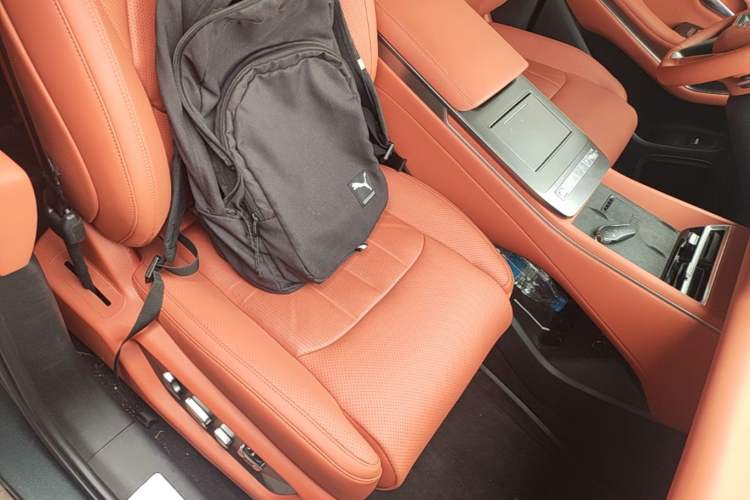 Used BYD Tang L 2025 DM 175KM Drone Player Edition Right Front Seat