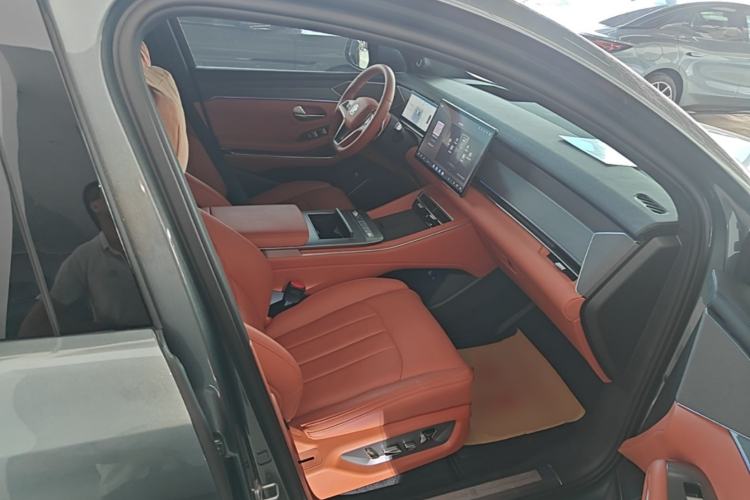 Used BYD Tang L 2025 DM 175KM Drone Player Edition Right Front Seat