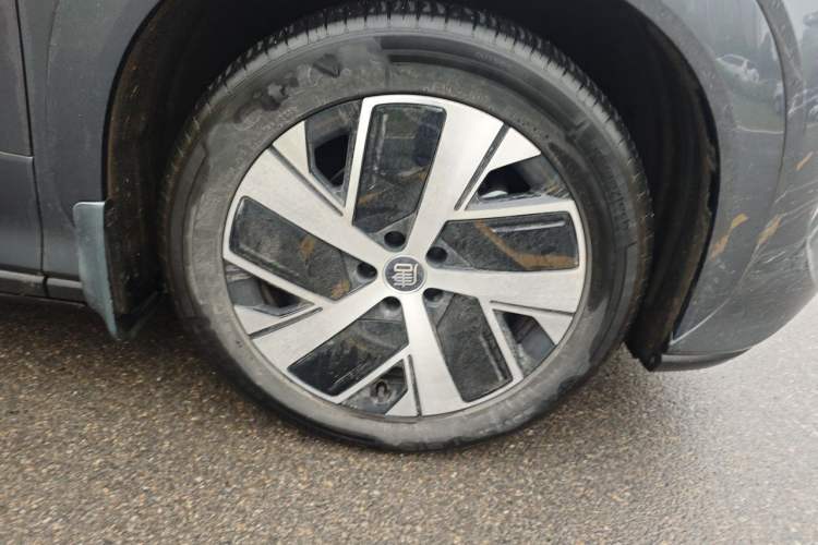 Used BYD Tang L 2025 DM 215KM LiDAR Flagship Model Right Front Wheel Hub