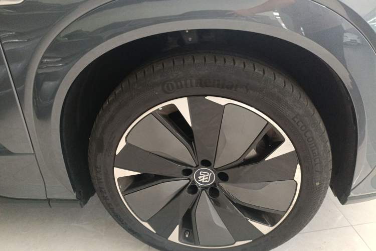 Used BYD Tang L 2025 EV 600KM All-Wheel-Drive LiDAR Flagship Model Right Front Wheel Hub