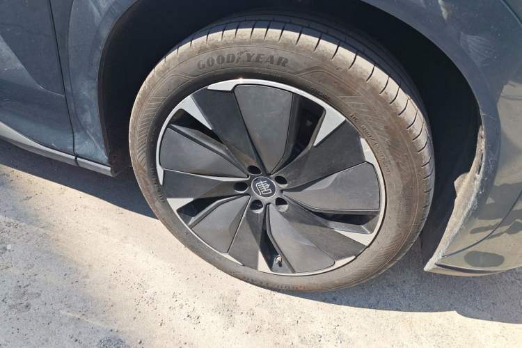 Used BYD Tang L 2025 DM 175KM Drone Player Edition Right Front Wheel Hub