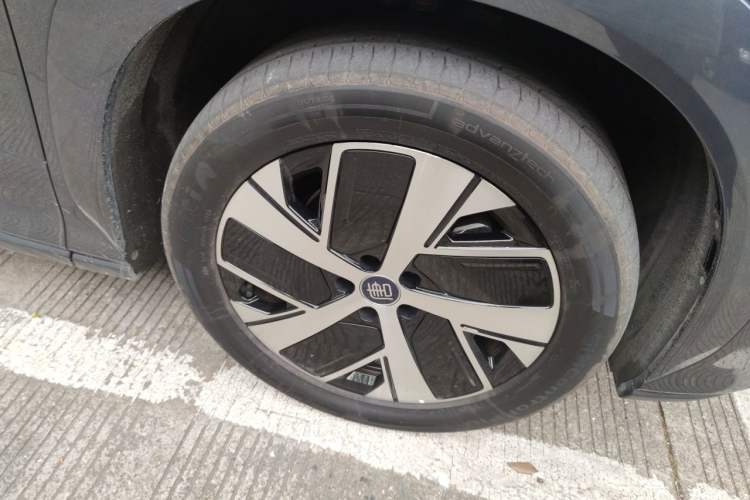 Used BYD Tang L 2025 DM 215KM LiDAR Flagship Model Right Front Wheel Hub