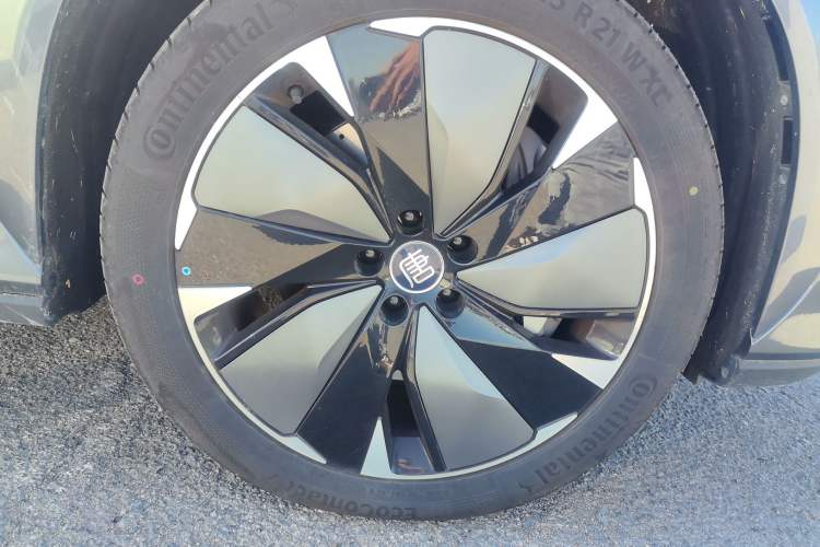 Used BYD Tang L 2025 EV 600KM All-Wheel-Drive LiDAR Flagship Model Right Front Wheel Hub