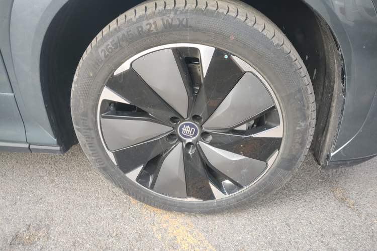 Used BYD Tang L 2025 DM 175KM Drone Player Edition Right Front Wheel Hub