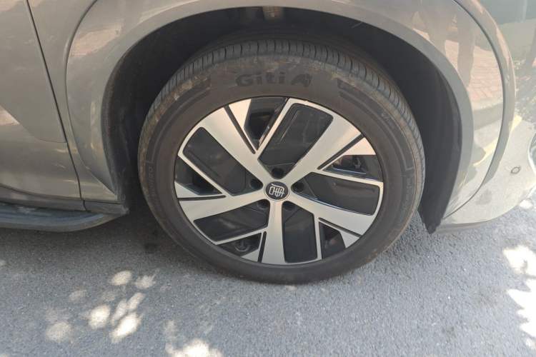 Used BYD Tang L 2025 DM 200KM Four-Wheel Drive LiDAR Flagship Model Right Front Wheel Hub