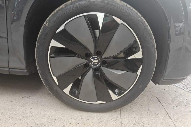 Used BYD Tang L 2025 EV 600KM All-Wheel-Drive LiDAR Flagship Model Right Front Wheel Hub