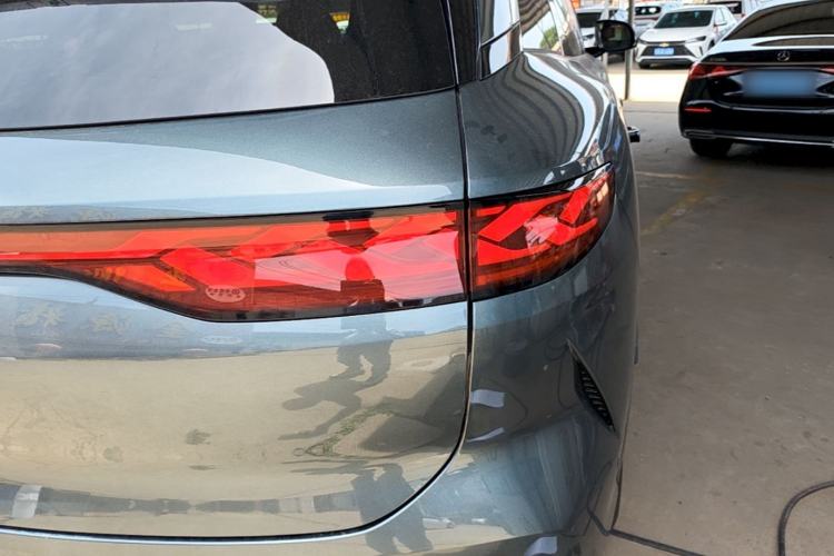 Used BYD Tang L 2025 DM 175KM Drone Player Edition Right Rear Taillight