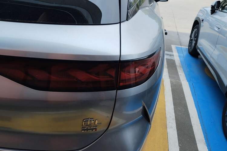 Used BYD Tang L 2025 EV 600KM All-Wheel-Drive LiDAR Flagship Model Right Rear Taillight