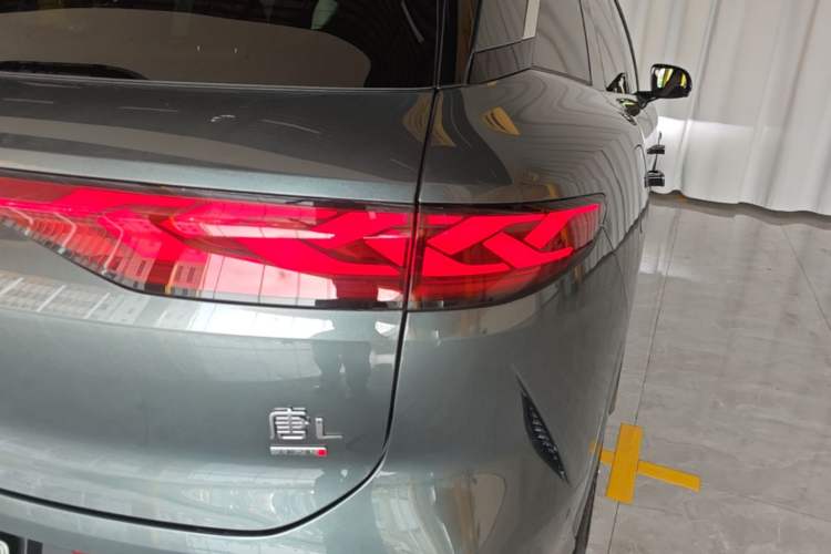 Used BYD Tang L 2025 DM 175KM Drone Player Edition Right Rear Taillight