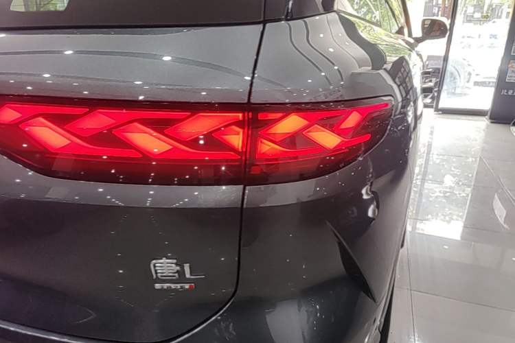 Used BYD Tang L 2025 DM 175KM Drone Player Edition Right Rear Taillight