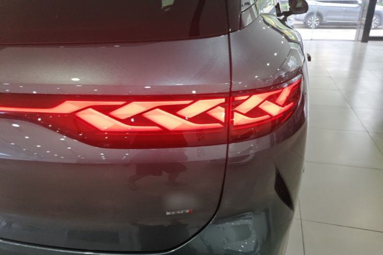 Used BYD Tang L 2025 DM 175KM Drone Player Edition Right Rear Taillight