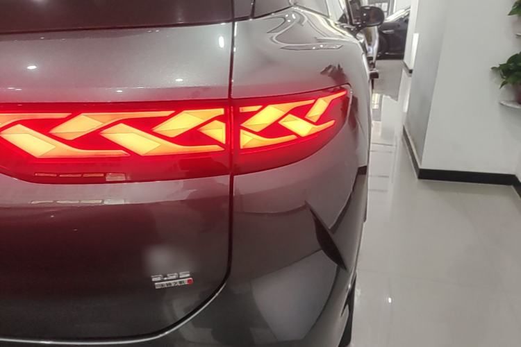 Used BYD Tang L 2025 EV 600KM All-Wheel-Drive LiDAR Flagship Model Right Rear Taillight