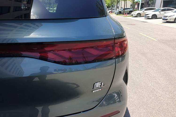 Used BYD Tang L 2025 DM 175KM Drone Player Edition Right Rear Taillight