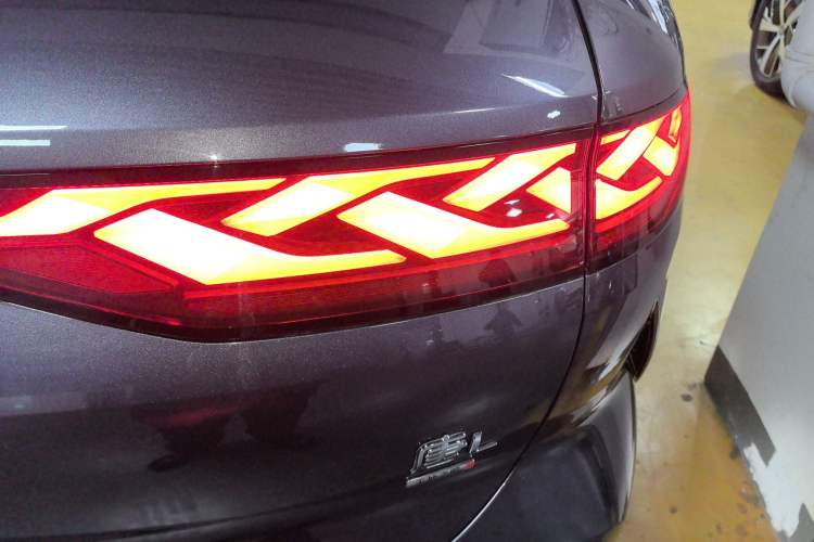 Used BYD Tang L 2025 DM 215KM LiDAR Flagship Model Right Rear Taillight