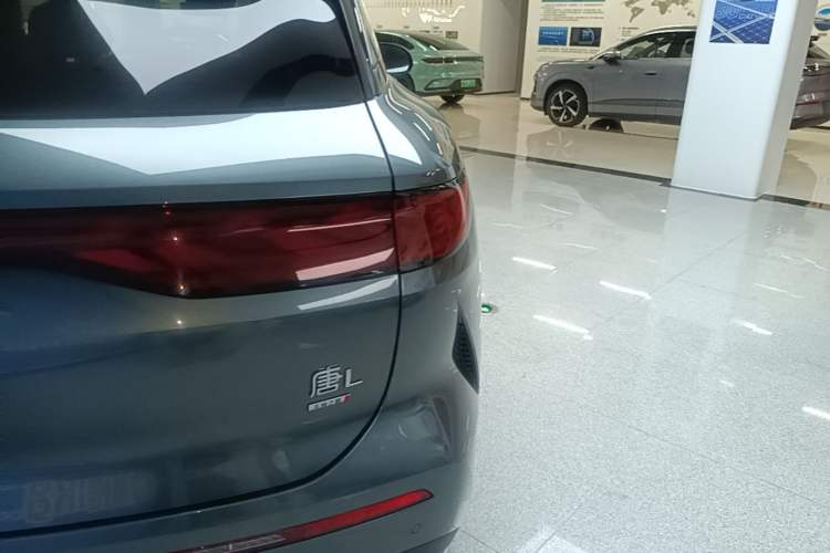 Used BYD Tang L 2025 DM 175KM Drone Player Edition Right Rear Taillight