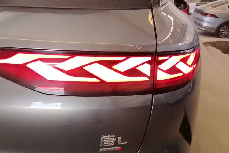 Used BYD Tang L 2025 DM 175KM Drone Player Edition Right Rear Taillight
