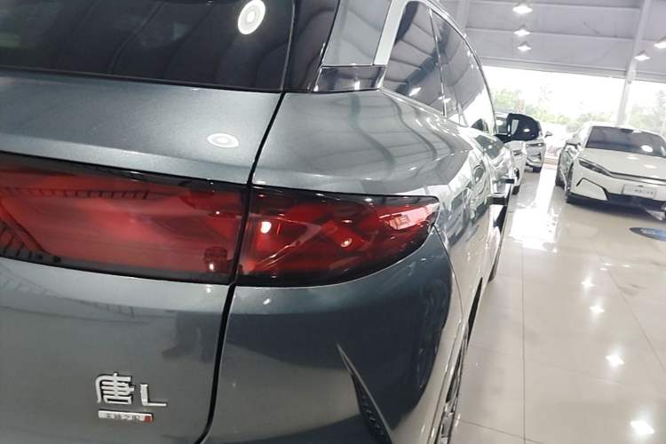 Used BYD Tang L 2025 DM 175KM Drone Player Edition Right Rear Taillight
