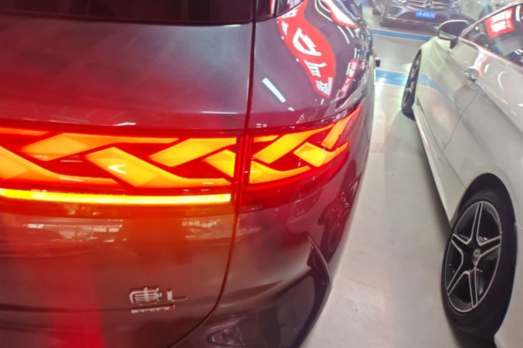 Used BYD Tang L 2025 EV with 670 km Range LiDAR and Premium Features Right Rear Taillight