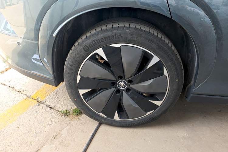 Used BYD Tang L 2025 DM 175KM Drone Player Edition Right Rear Wheel Hub