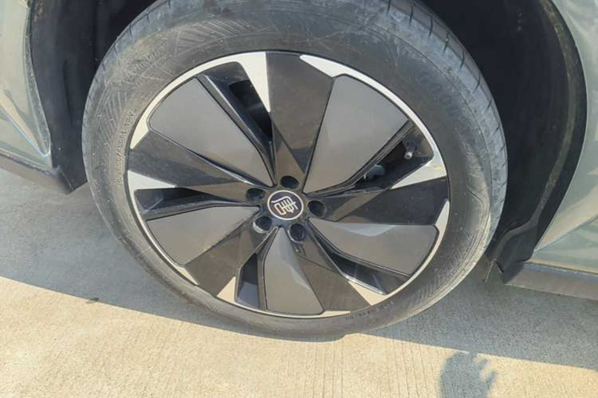 Used BYD Tang L 2025 DM 175KM Drone Player Edition Right Rear Wheel Hub