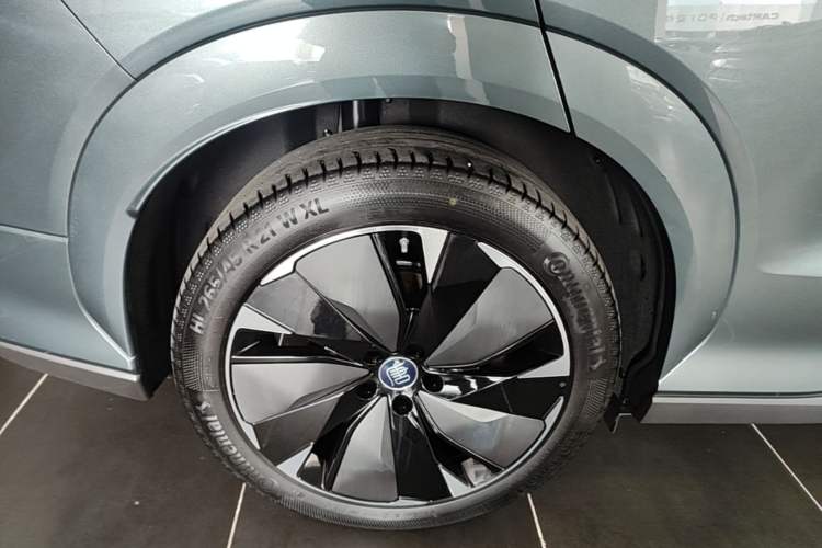 Used BYD Tang L 2025 DM 175KM Drone Player Edition Right Rear Wheel Hub